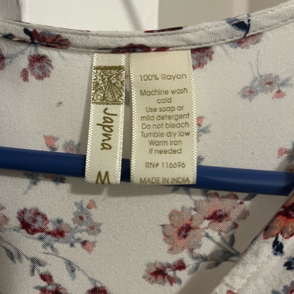 Floral blouse - Picture 4 of 4